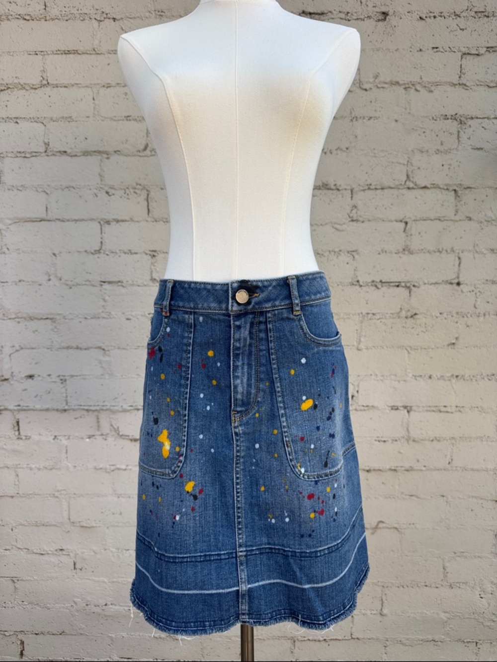 Alice + Olivia Coletta Denim Mini Skirt Splatter Paint Size 4 (28) - Picture 5 of 14